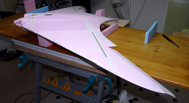 fly2air.com - Horten-9 V3 P3 mit Schubrohren